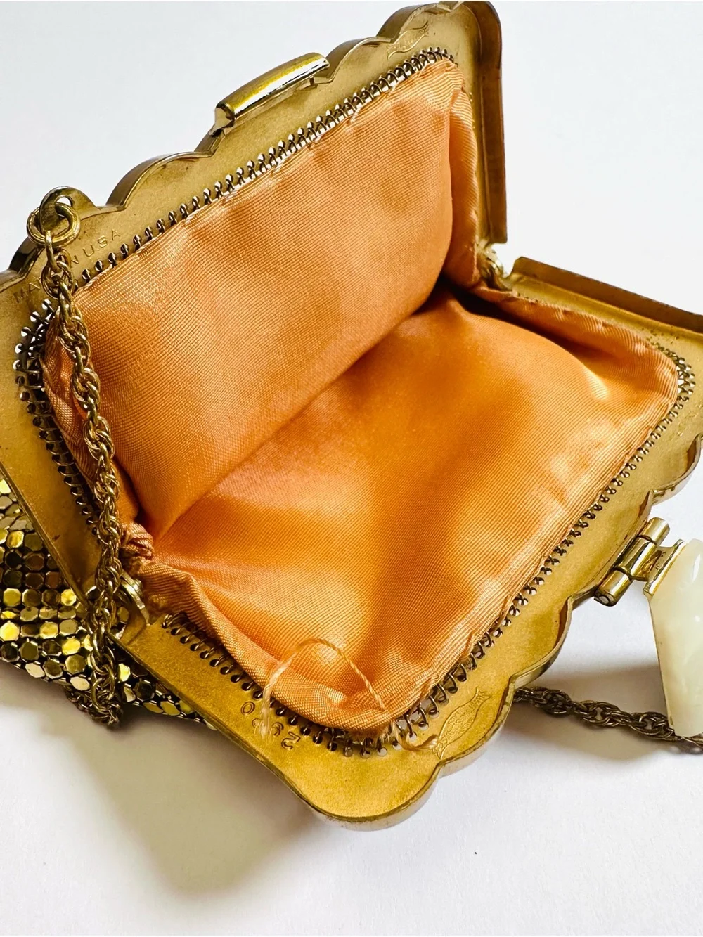 Vintage 1950s Whiting & Davis Gold Mesh Purse #2962 Pearlescent Clasp USA AS IS